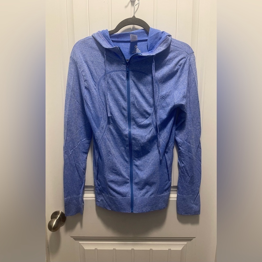 Hayden
Womens athletic jacket
Size Medium
NWOT